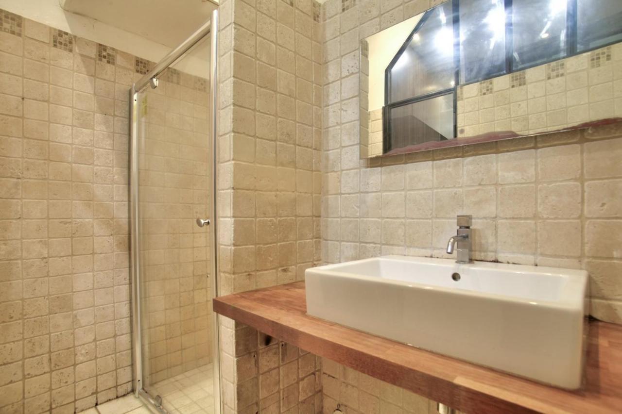 2 Bedrooms Le Marais Nazareth Paris Exteriör bild